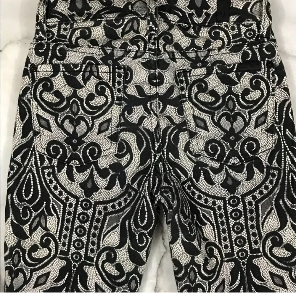 7 for all mankind lace print skinny jeans - Picture 5 of 7